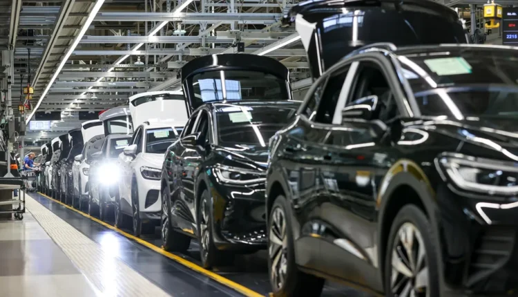 Minority of German car owners buy electric vehicles, report says