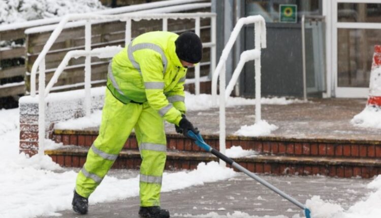 UK Braces for 411-Mile Snowstorm as December Approaches