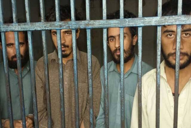 Over 800 Afghan Detainees Released from Pakistani Prisons, Return Home