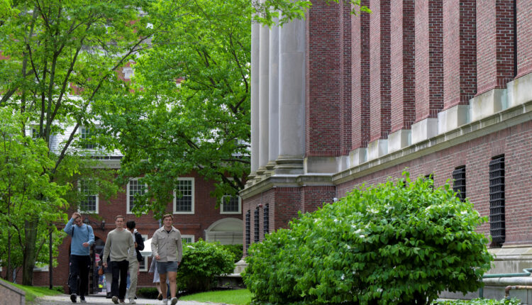 US Suspends Student Visas Amid Social Media Checks