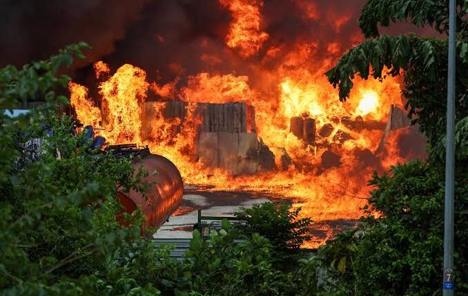 Massive Fire Destroys 60% of Oil Storage Facility in Southern Malaysia