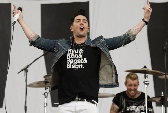 Convicted Paedophile and Rock Singer Ian Watkins K!lled in Prison Knife Attack