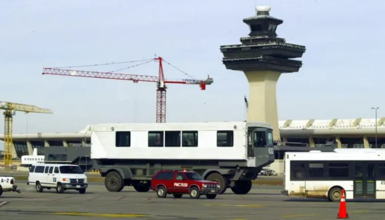 18 Injured as Mobile Lounge Crashes Into Terminal at Washington Dulles Airport