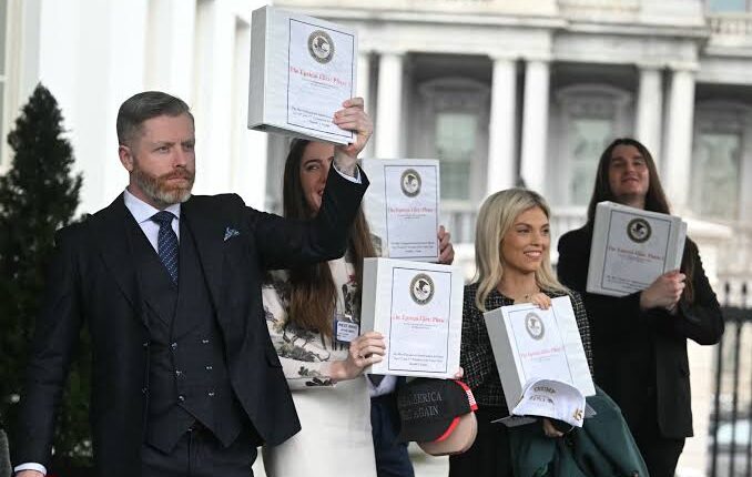 SNL Mocks Trump With Sketch Selling ‘Gold-Framed Epstein Files’ for $800 Amid White House Scandal Fallout