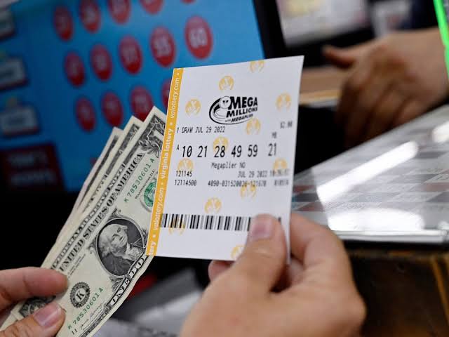 US Powerball jackpot climbs to $1bn for second time in 2025