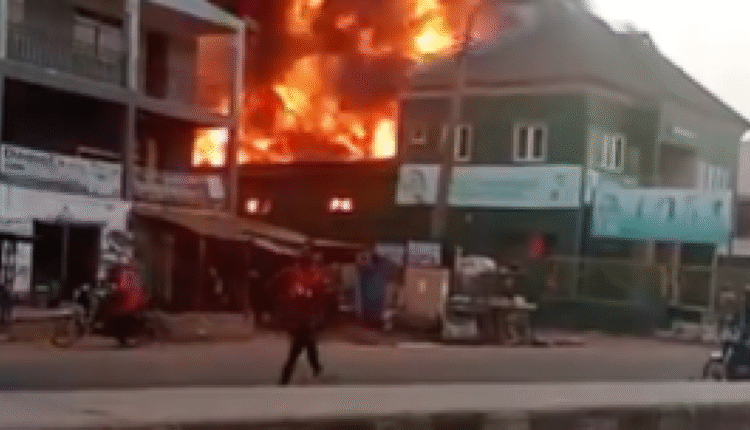 JUST IN: Fire Guts Foam Depot on Asa-Dam Road, Triggers Panic in Ilorin