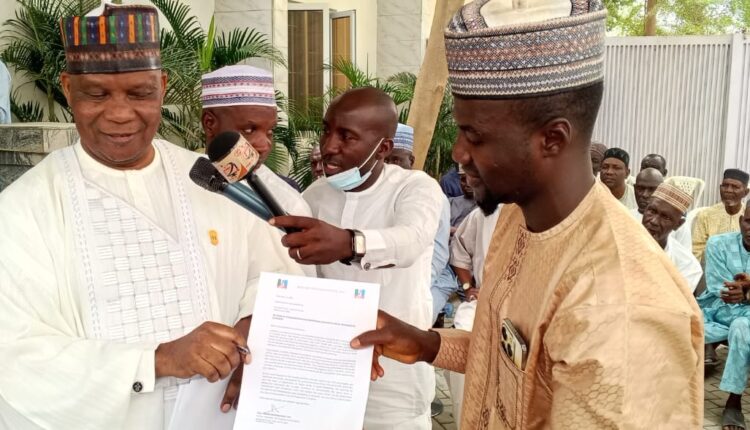 APC e-registration: Stakeholders reward mobilisers in Adamawa