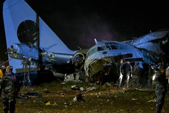 15 killed as cash-laden military plane crashes near La Paz