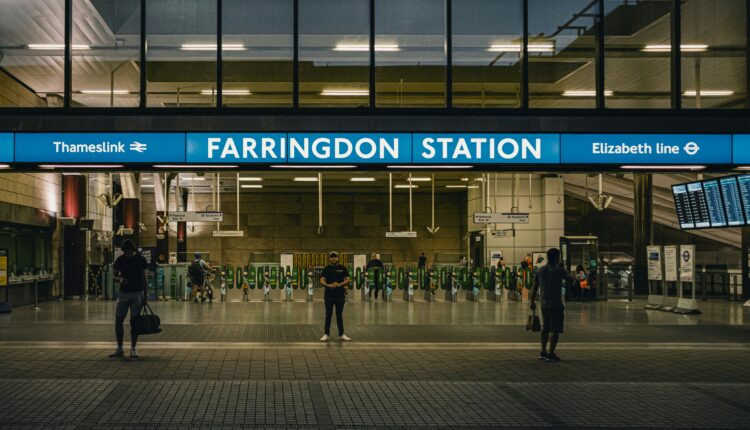 Gas Leak Scare Forces Farringdon Station Evacuation, Leaves Passengers Ill