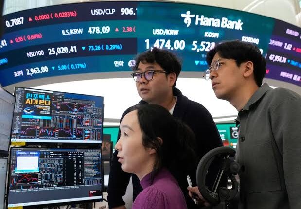 Global Stocks Rise as Oil, Dollar Fall on Hopes of Iran Peace Deal
