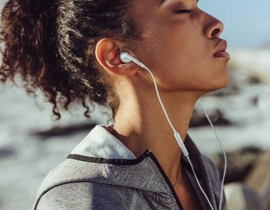 Audiologist Warns Nigerians Against Excessive Earphone Use, High Volume Listening