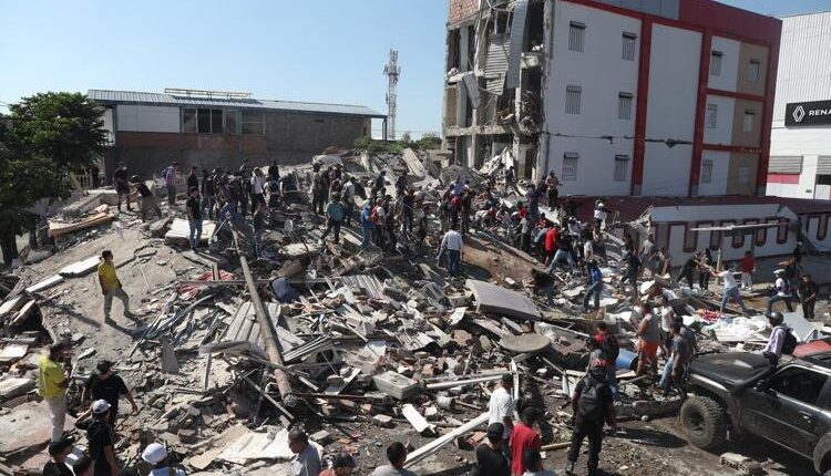 7.4-Magnitude Earthquake Hits Colombia, Buildings Collapse as Residents Flee for Safety