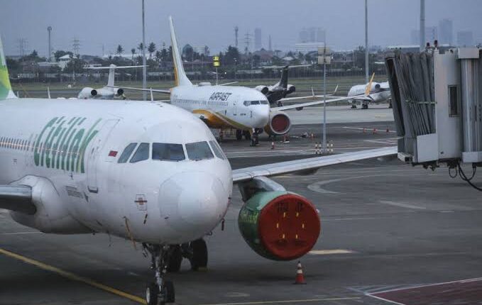 Indonesia Flight Cancellations: Volcanic Ash Extends Airport Closures for 1,000+ Flights